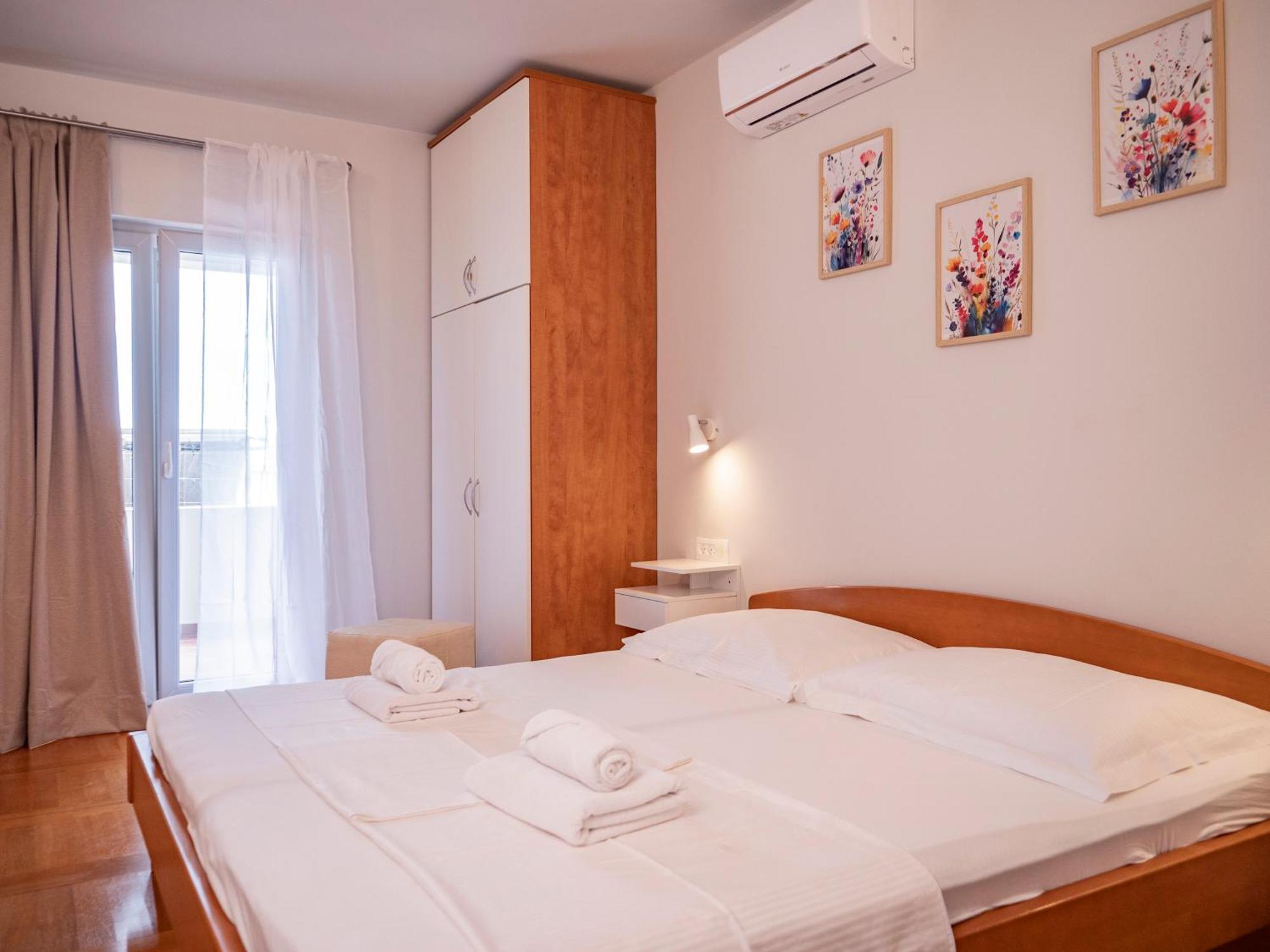 Apartment Jelka- Center Of Hvar Town Exterior photo